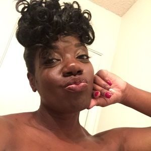 Meet your Posher, Raquel